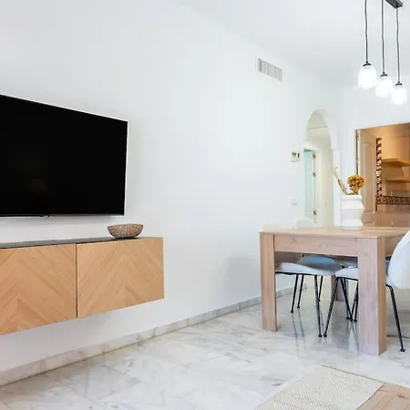 New Premium Flat With Pool Access In Apartment Marbella