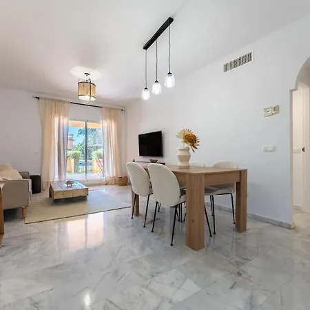 Apartment New Premium Flat With Pool Access In *