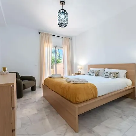 New Premium Flat With Pool Access In Apartment Marbella