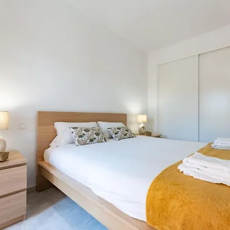 New Premium Flat With Pool Access In Apartment Marbella