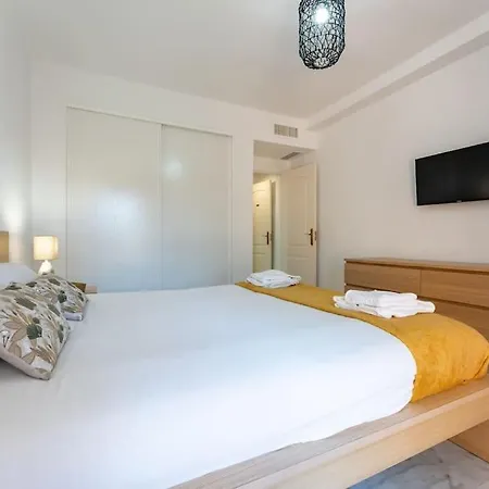 Apartment New Premium Flat With Pool Access In