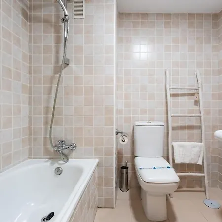New Premium Flat With Pool Access In Apartment *